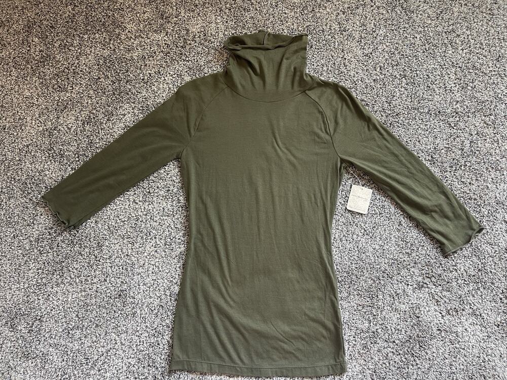 Free People Intimately Small NWT Green Lightweight Mock Neck 3/4 Sleeve Shirt